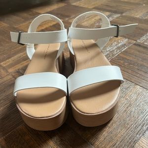 White 2-strap platform sandals, brand new condition